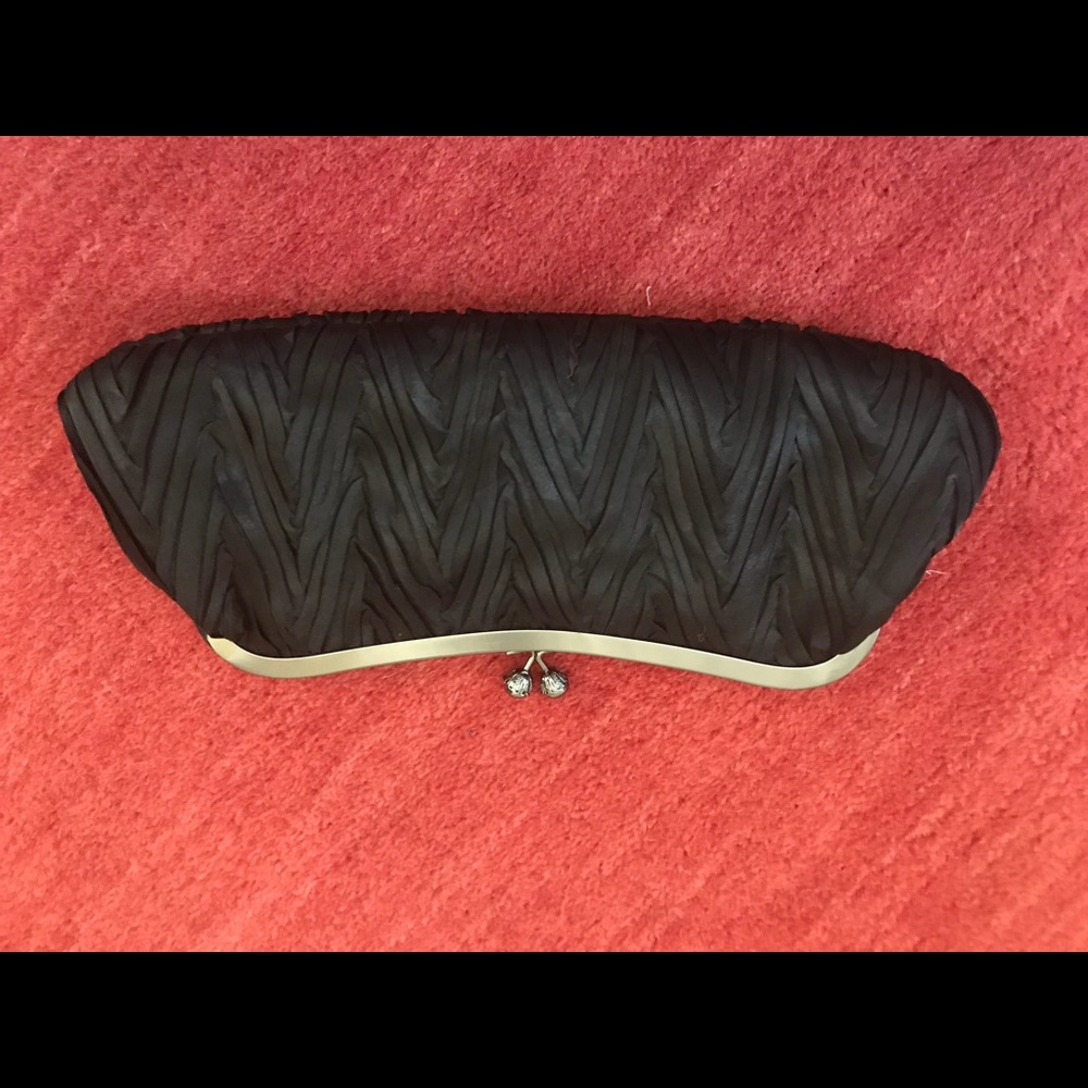 CLOTH BLACK CLUTCH - Picture 3 of 4